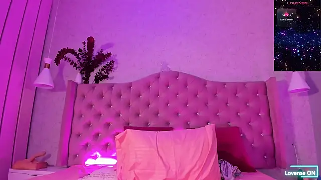 Snapshot of johannaMiller1 chatting on 01/23/25, 07:00 johannaMiller1 online show from 01/23/25, 07:00