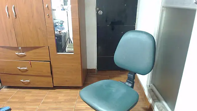 Snapshot of carolina_linarez69 chatting on 09/13/25, 04:34 carolina linarez69 online show from 09/13/25, 04:34