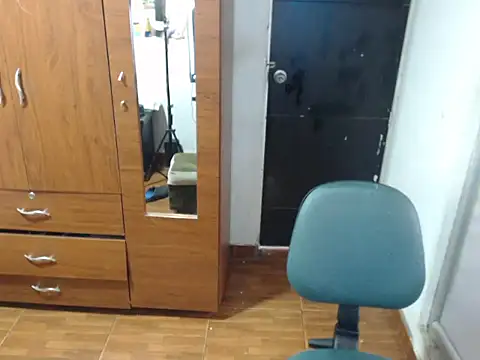 Snapshot of carolina_linarez69 chatting on 09/21/25, 08:32 carolina linarez69 online show from 09/21/25, 08:32