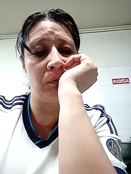 Snapshot of carolina_linarez69 chatting on 10/20/25, 11:27 carolina linarez69 online show from 10/20/25, 11:27