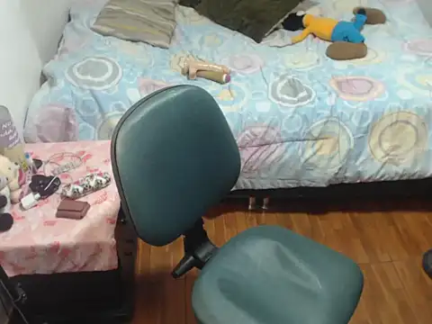 Snapshot of carolina_linarez69 chatting on 11/06/25, 11:37 carolina linarez69 online show from 11/06/25, 11:37