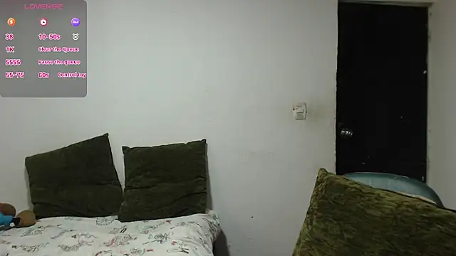 Snapshot of carolina_linarez69 chatting on 03/20/26, 05:12 carolina linarez69 online show from 03/20/26, 05:12