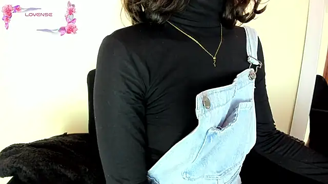 Snapshot of its__angelica_ chatting on 01/24/25, 04:27 its angelica online show from 01/24/25, 04:27