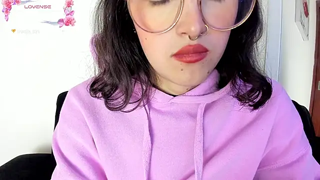 Snapshot of its__angelica_ chatting on 01/28/25, 10:01 its angelica online show from 01/28/25, 10:01