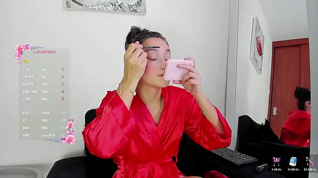 Snapshot of its__angelica_ chatting on 09/24/25, 06:33 its angelica online show from 09/24/25, 06:33