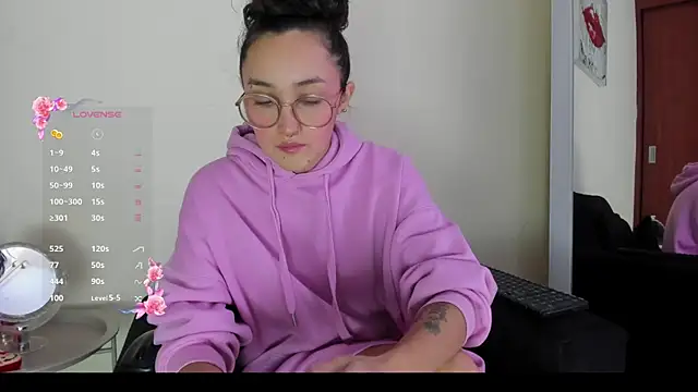 Snapshot of its__angelica_ chatting on 10/01/25, 08:26 its angelica online show from 10/01/25, 08:26