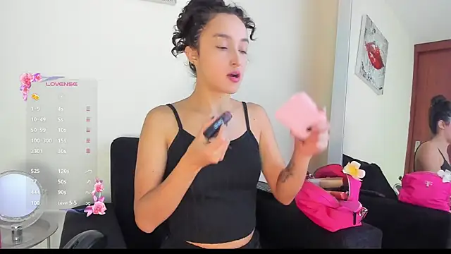 Snapshot of its__angelica_ chatting on 11/03/25, 06:31 its angelica online show from 11/03/25, 06:31