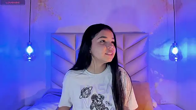 AuroraFiore online show from 02/20/25, 11:32