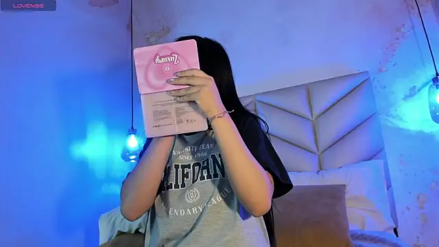 AuroraFiore online show from 02/26/25, 08:00