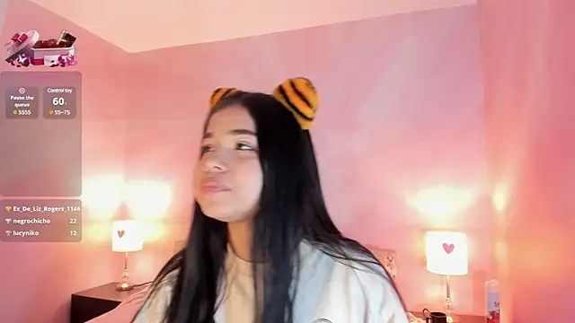 Snapshot of AuroraFiore chatting on 03/16/25, 01:59 AuroraFiore online show from 03/16/25, 01:59