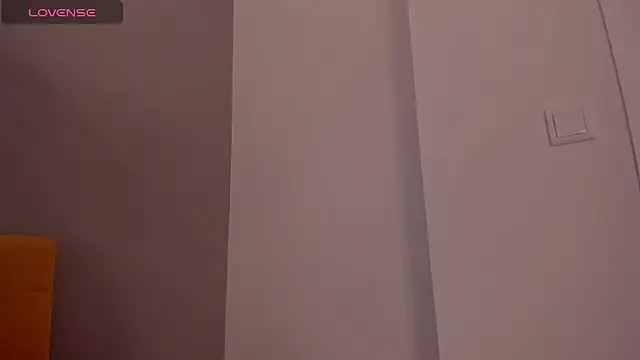 Snapshot of Sophiaa_sensual chatting on 02/10/25, 01:46 Sophiaa sensual online show from 02/10/25, 01:46