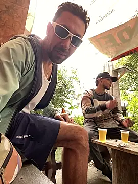 Snapshot of dantedesirexx chatting on 02/18/26, 08:49 dantedesirexx online show from 02/18/26, 08:49