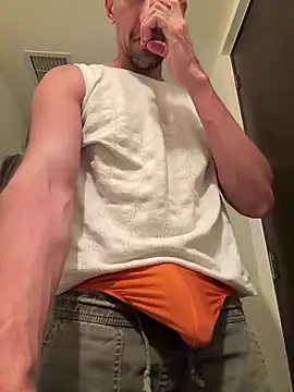 Snapshot of dantedesirexx chatting on 04/07/26, 10:42 dantedesirexx online show from 04/07/26, 10:42