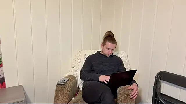 Snapshot of DaddydayDrinkzz chatting on 01/11/26, 04:28 DaddydayDrinkzz online show from 01/11/26, 04:28