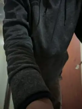 Snapshot of devinshd chatting on 04/19/26, 10:58 devinshd online show from 04/19/26, 10:58