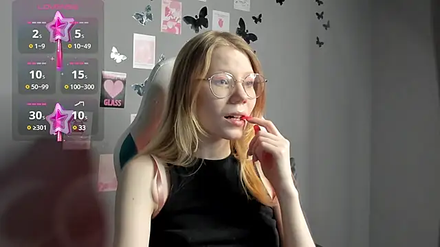 Snapshot of Esme_Runn chatting on 12/09/24, 02:56 Esme Runn online show from 12/09/24, 02:56