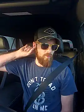 Snapshot of SirYummy18 chatting on 01/14/25, 11:05 SirYummy18 online show from 01/14/25, 11:05