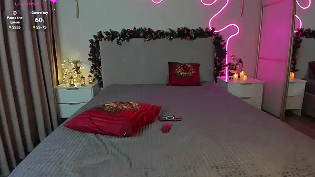 Snapshot of flora_off chatting on 12/18/24, 07:36 flora off online show from 12/18/24, 07:36