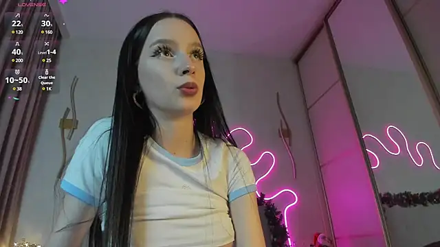 Snapshot of flora_off chatting on 01/18/25, 12:15 flora off online show from 01/18/25, 12:15