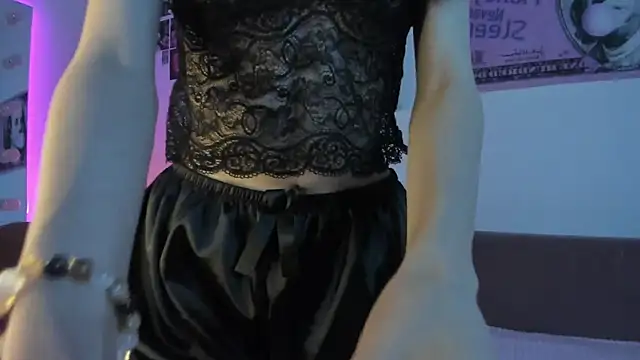 Snapshot of flora_off chatting on 04/20/26, 11:13 flora off online show from 04/20/26, 11:13