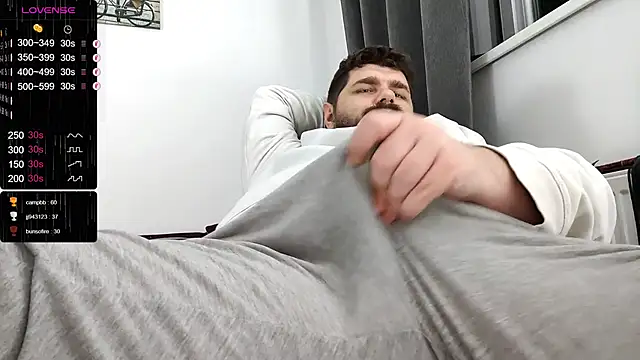 Snapshot of KingMarti chatting on 12/24/24, 06:22 KingMarti online show from 12/24/24, 06:22