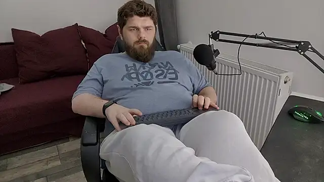 Snapshot of KingMarti chatting on 02/07/25, 03:52 KingMarti online show from 02/07/25, 03:52