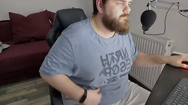 Snapshot of KingMarti chatting on 02/07/25, 06:56 KingMarti online show from 02/07/25, 06:56