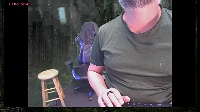 tmosmun1 online show from 10/27/25, 08:02