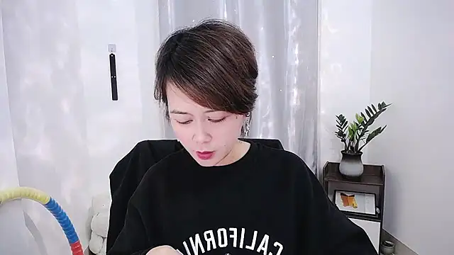 Fan ting online show from 02/22/25, 07:12