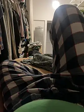 Snapshot of RSR_26689 chatting on 02/11/25, 08:42 RSR 26689 online show from 02/11/25, 08:42