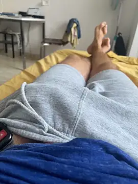 Snapshot of RSR_26689 chatting on 10/18/25, 08:04 RSR 26689 online show from 10/18/25, 08:04