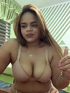 Snapshot of Evabigass chatting on 12/08/24, 06:39 Evabigass online show from 12/08/24, 06:39