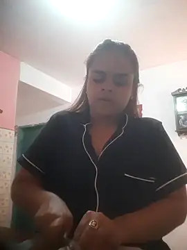 Snapshot of Evabigass chatting on 02/17/25, 06:15 Evabigass online show from 02/17/25, 06:15