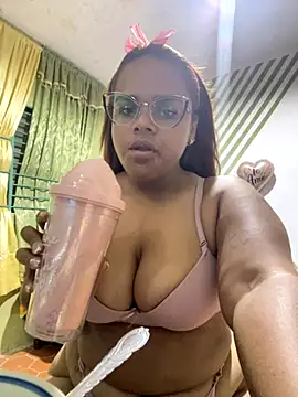 Snapshot of Evabigass chatting on 10/07/25, 07:33 Evabigass online show from 10/07/25, 07:33