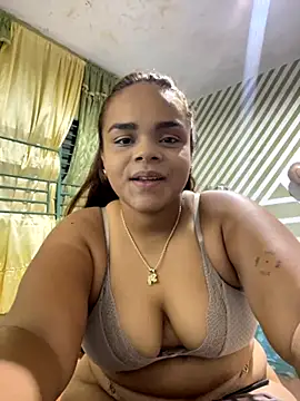 Snapshot of Evabigass chatting on 10/13/25, 09:26 Evabigass online show from 10/13/25, 09:26