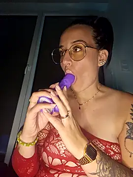 Snapshot of lindsay_33off chatting on 09/24/25, 08:01 lindsay 33off online show from 09/24/25, 08:01