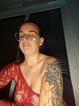 Snapshot of lindsay_33off chatting on 10/12/25, 09:47 lindsay 33off online show from 10/12/25, 09:47