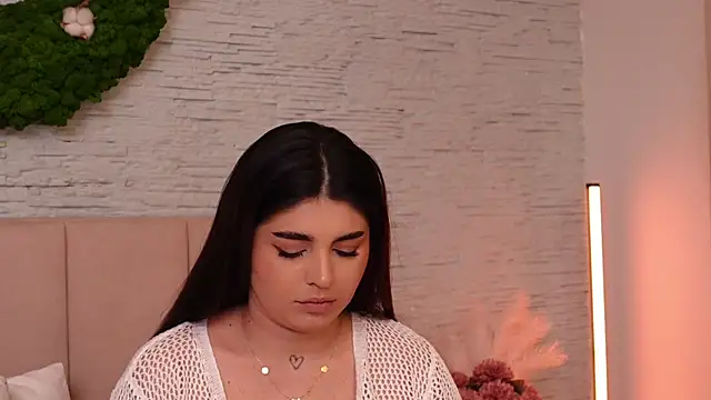 Snapshot of RachelSwaan chatting on 12/10/24, 11:11 RachelSwaan online show from 12/10/24, 11:11