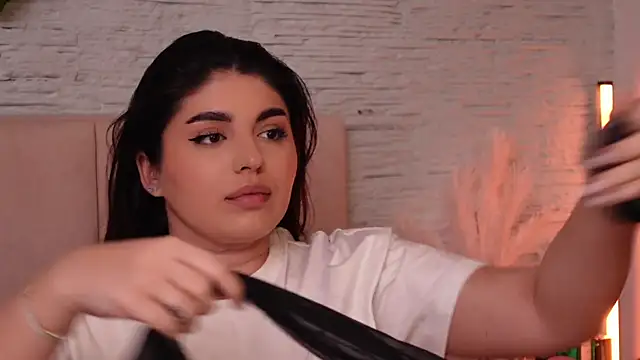 Snapshot of RachelSwaan chatting on 01/02/25, 02:13 RachelSwaan online show from 01/02/25, 02:13