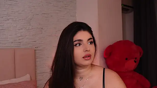 Snapshot of RachelSwaan chatting on 01/10/25, 05:37 RachelSwaan online show from 01/10/25, 05:37