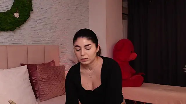 Snapshot of RachelSwaan chatting on 02/24/25, 05:54 RachelSwaan online show from 02/24/25, 05:54