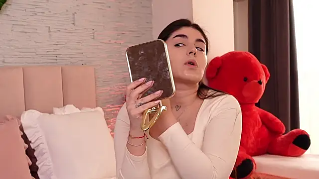 Snapshot of RachelSwaan chatting on 03/09/25, 07:56 RachelSwaan online show from 03/09/25, 07:56