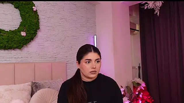 Snapshot of RachelSwaan chatting on 10/30/25, 08:16 RachelSwaan online show from 10/30/25, 08:16