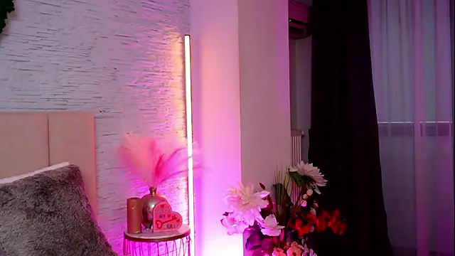 Snapshot of RachelSwaan chatting on 02/17/26, 05:37 RachelSwaan online show from 02/17/26, 05:37
