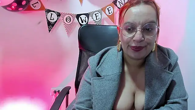 RoxieJackson online show from 10/25/25, 05:04