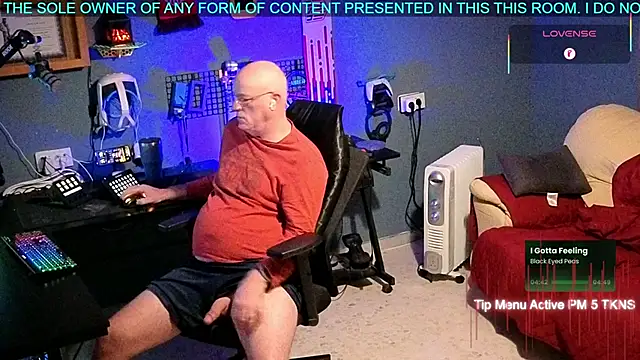 Snapshot of Pilot_Dave_69 chatting on 11/21/25, 06:23 Pilot Dave 69 online show from 11/21/25, 06:23