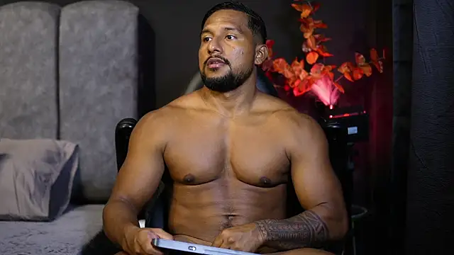 Snapshot of CallumMuscle chatting on 11/07/25, 03:12 CallumMuscle online show from 11/07/25, 03:12