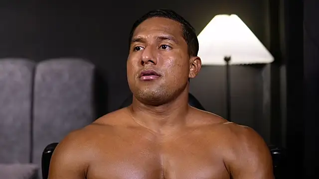 Snapshot of CallumMuscle chatting on 12/02/25, 02:06 CallumMuscle online show from 12/02/25, 02:06