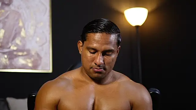 Snapshot of CallumMuscle chatting on 12/16/25, 04:39 CallumMuscle online show from 12/16/25, 04:39