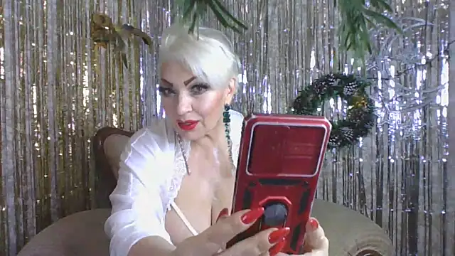 Snapshot of Izabella_gold chatting on 12/31/24, 08:12 Izabella gold online show from 12/31/24, 08:12